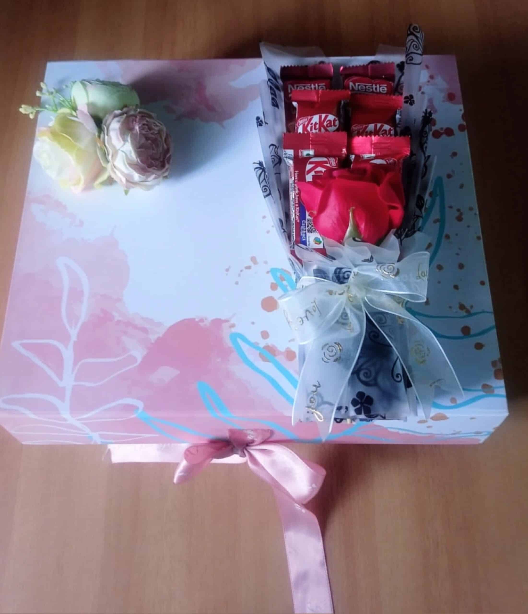 customised birthday hamper for her